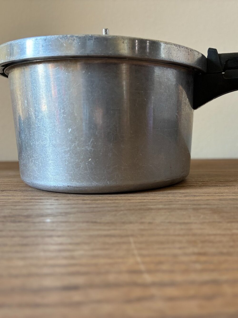 Vintage Presto Pressure Cooker; A403A; 4 Quart; Aluminum; Read Description
